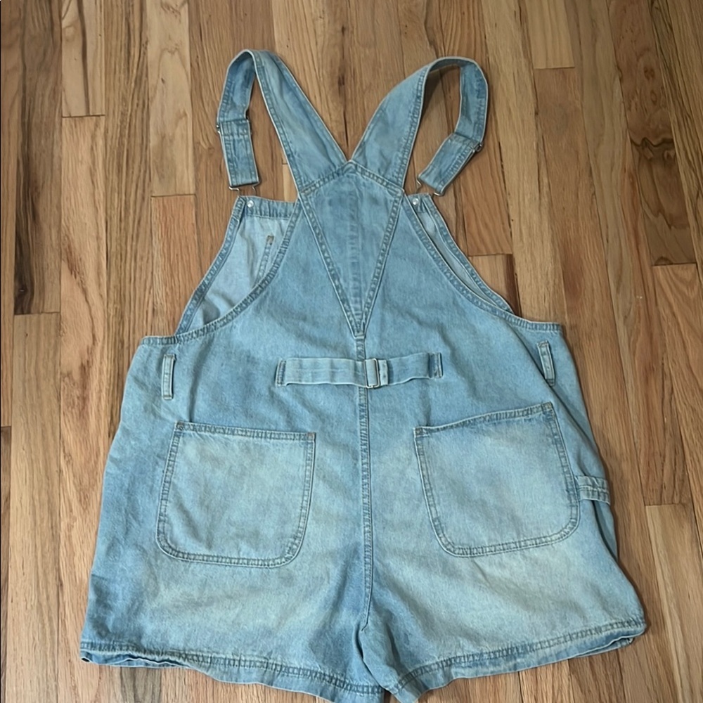 No Boundaries Light Blue Denim Short Overalls - Picture 3 of 3